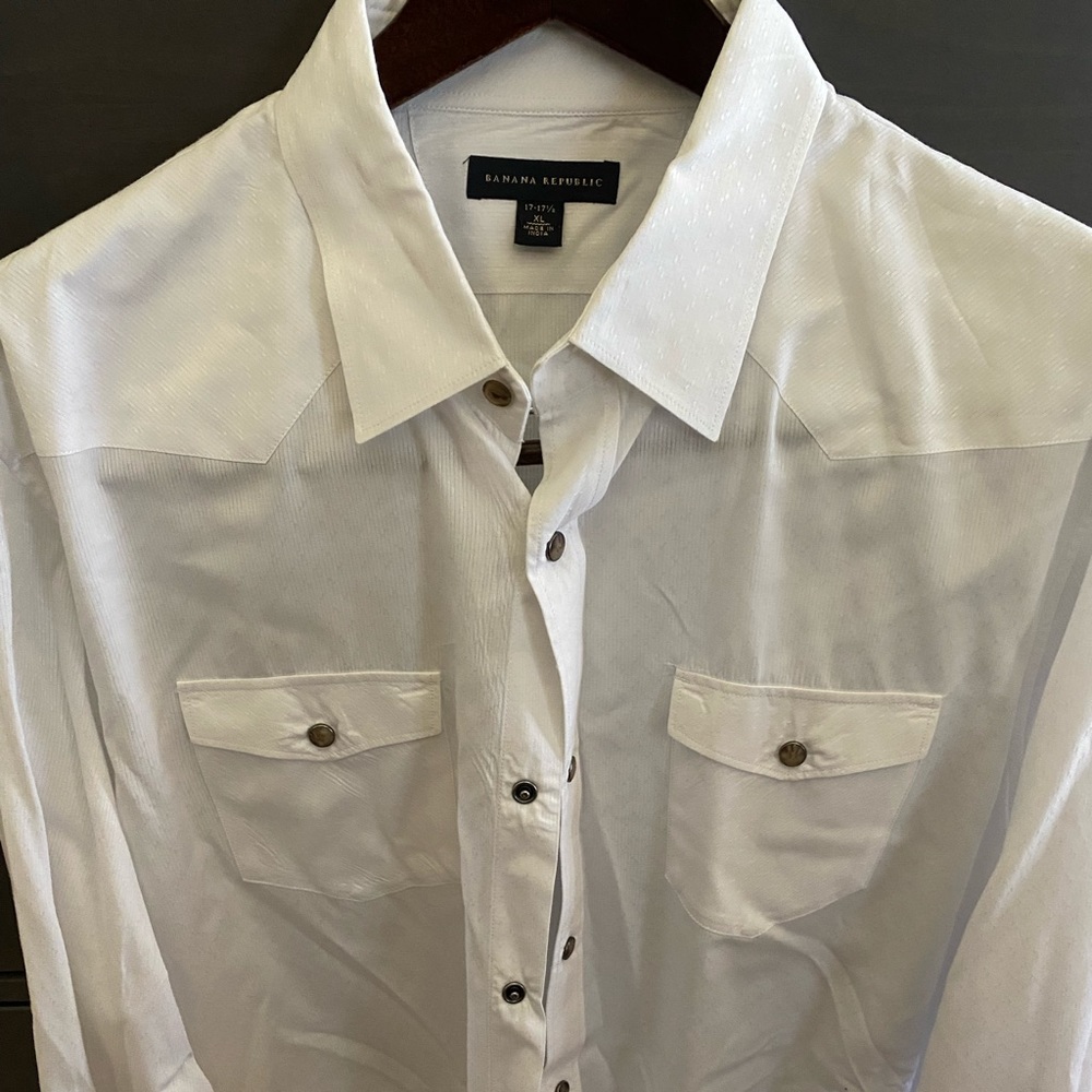 Snap button casual shirt-Never been worn!